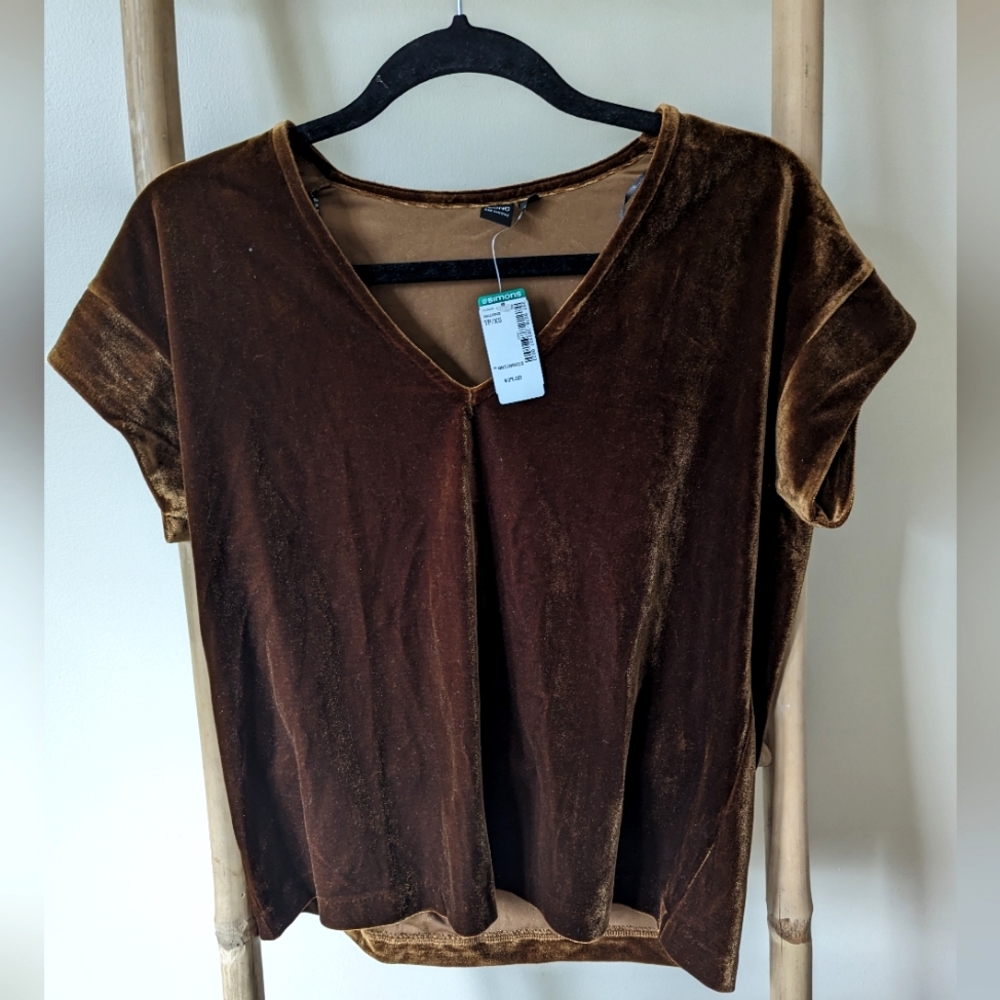 NWTMaison Simons Icône Velvety Copper V Neck Shirt / Size XS